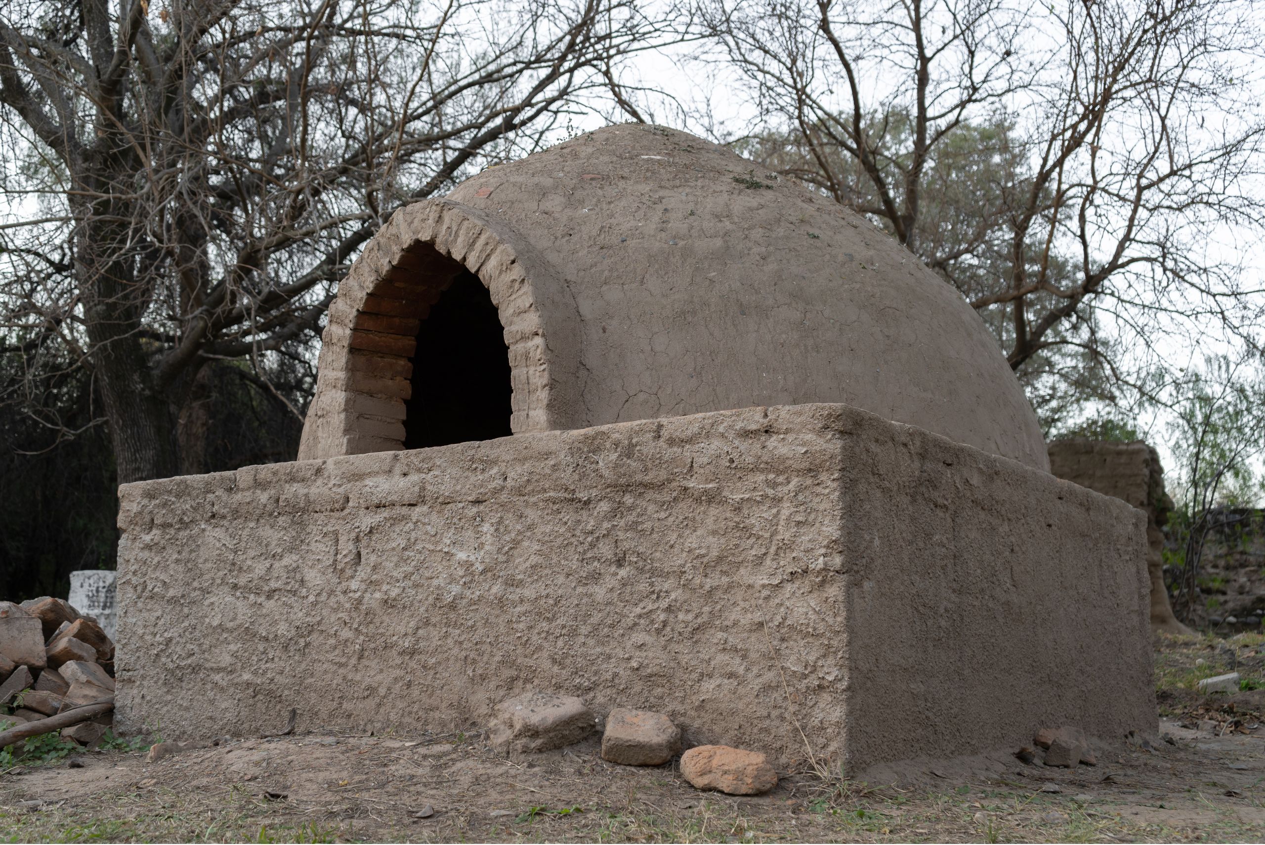 How Large Should a Pizza Oven Be in a Rural Setting